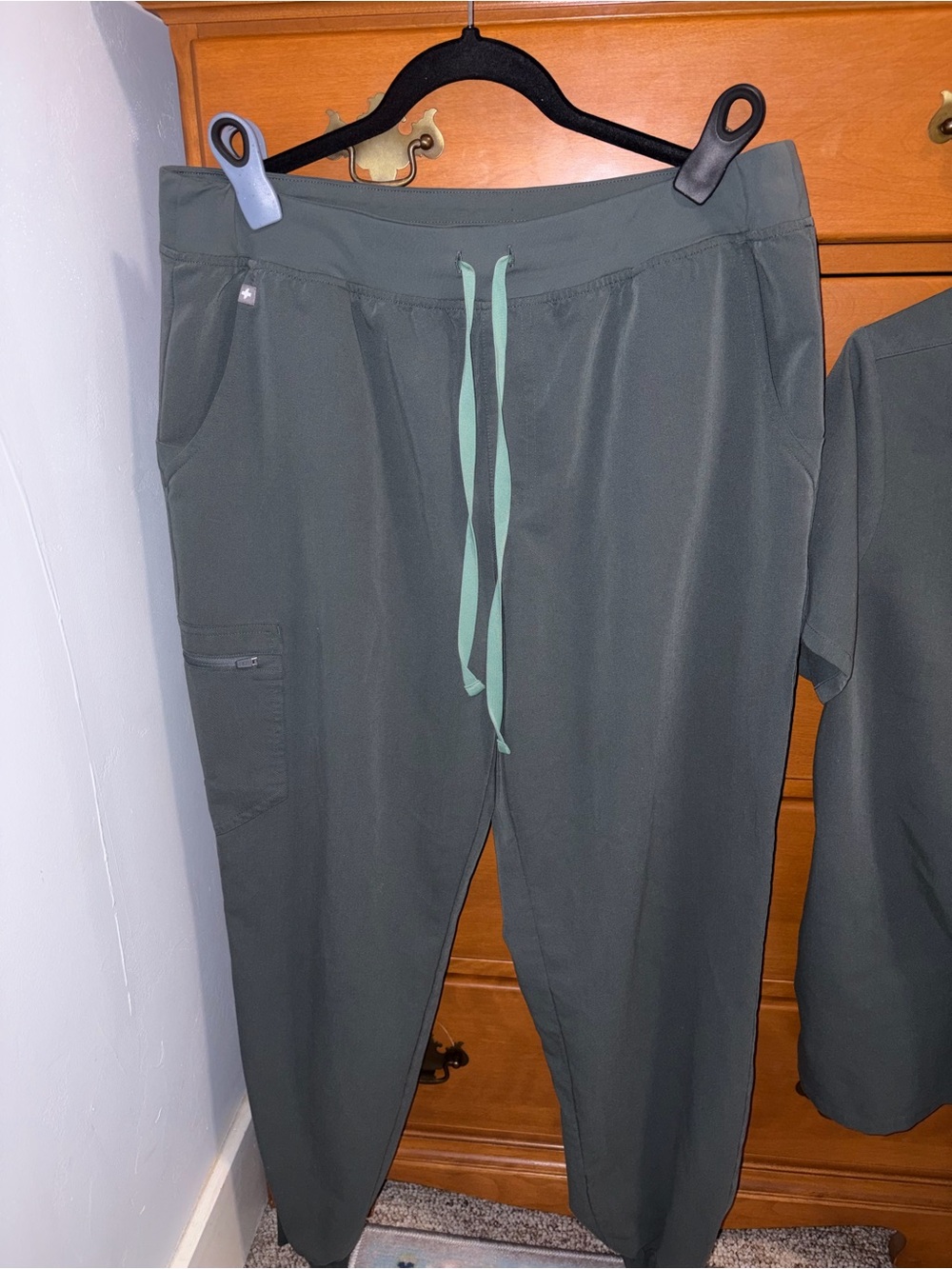 Figs Men's Olive Green Drawstring Joggers with Mint Drawcords